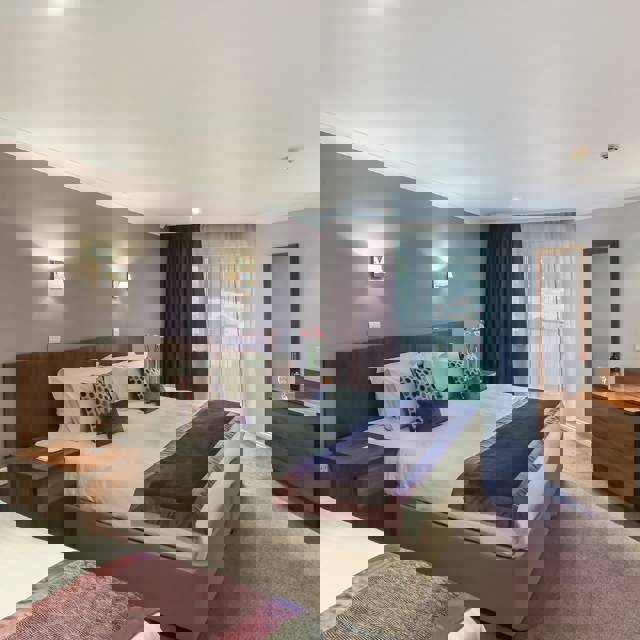 Club Triple Room