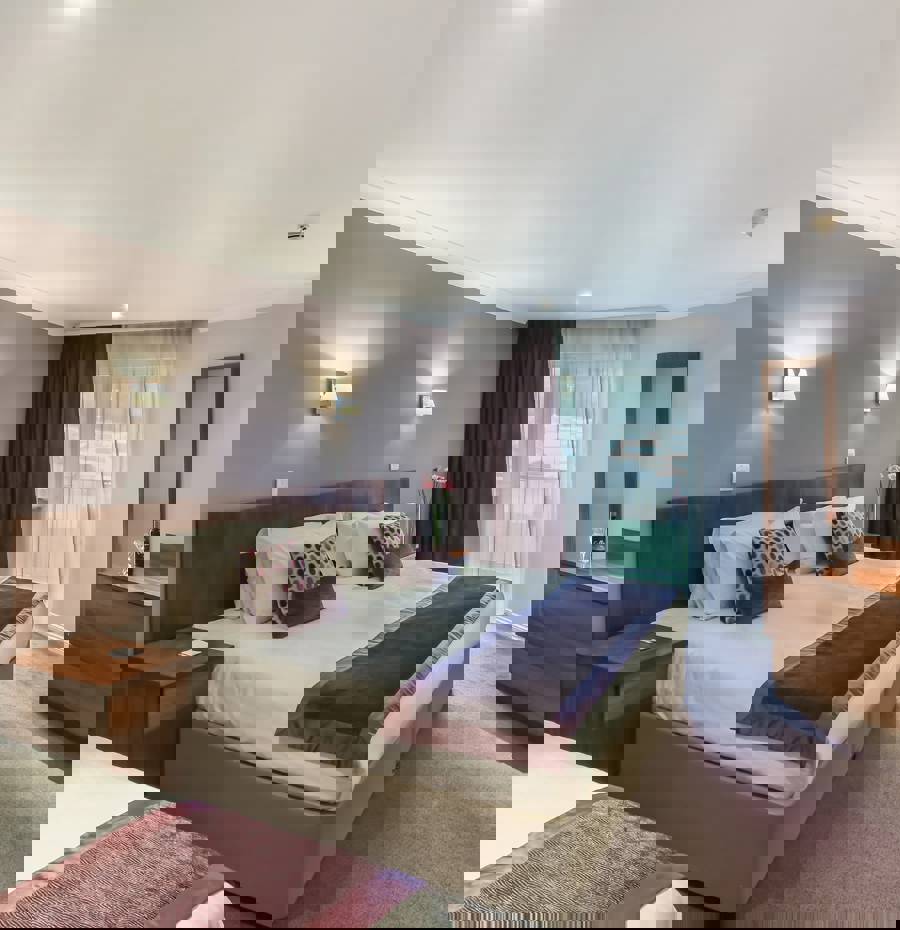 Club Triple Room