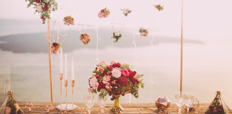 Candles and flowers on wedding table